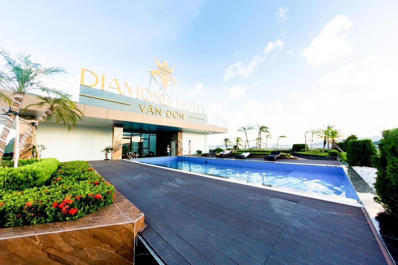 Diamond Hotel Van Don Cam Pha Esterno foto