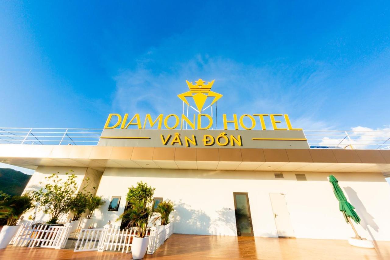 Diamond Hotel Van Don Cam Pha Esterno foto
